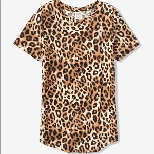 Victoria secret Pink perfect crew tee 😍 leopard S